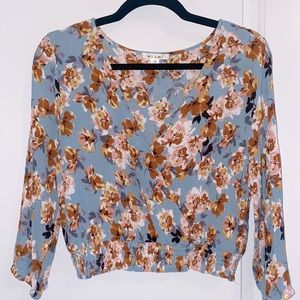 Francesca’s floral cropped wrap top-LIKE NEW
